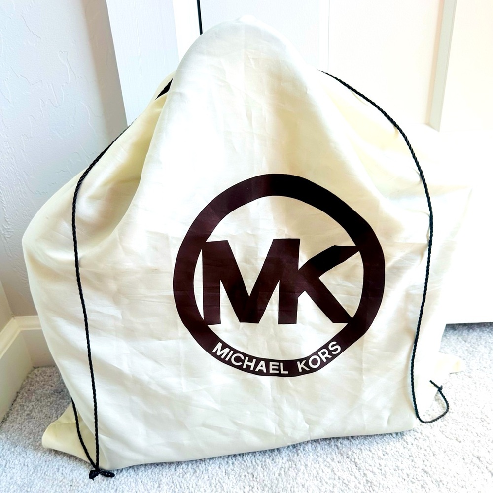 Michael Kors Selma Tote Size L - Picture 7 of 15